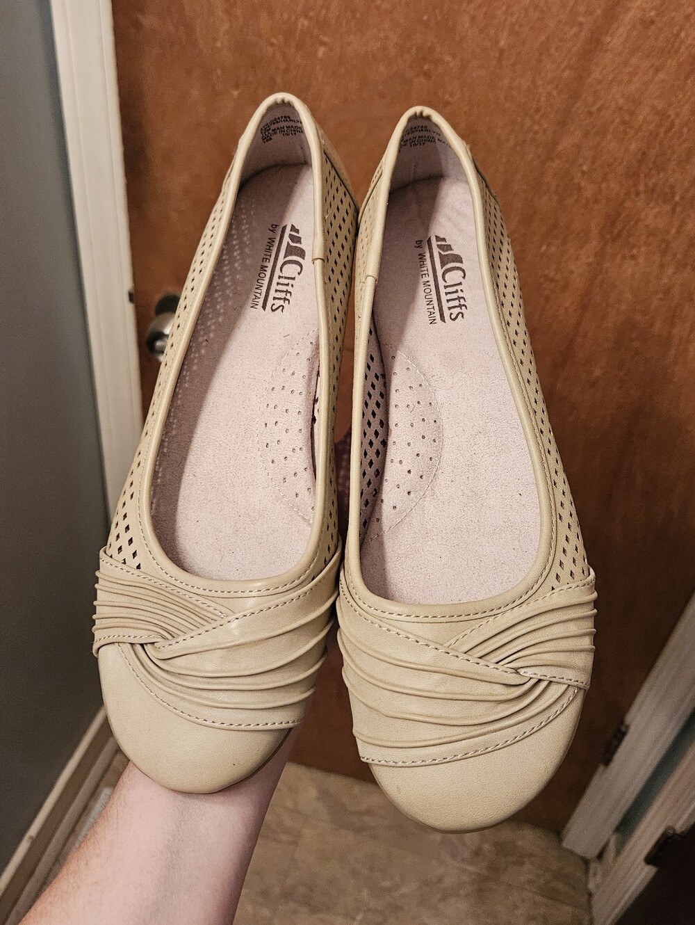 Cliffs By White Mountain 10M Womens Flats - Picture 9 of 16